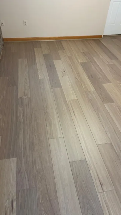 Light varied-tone flooring and room preparation